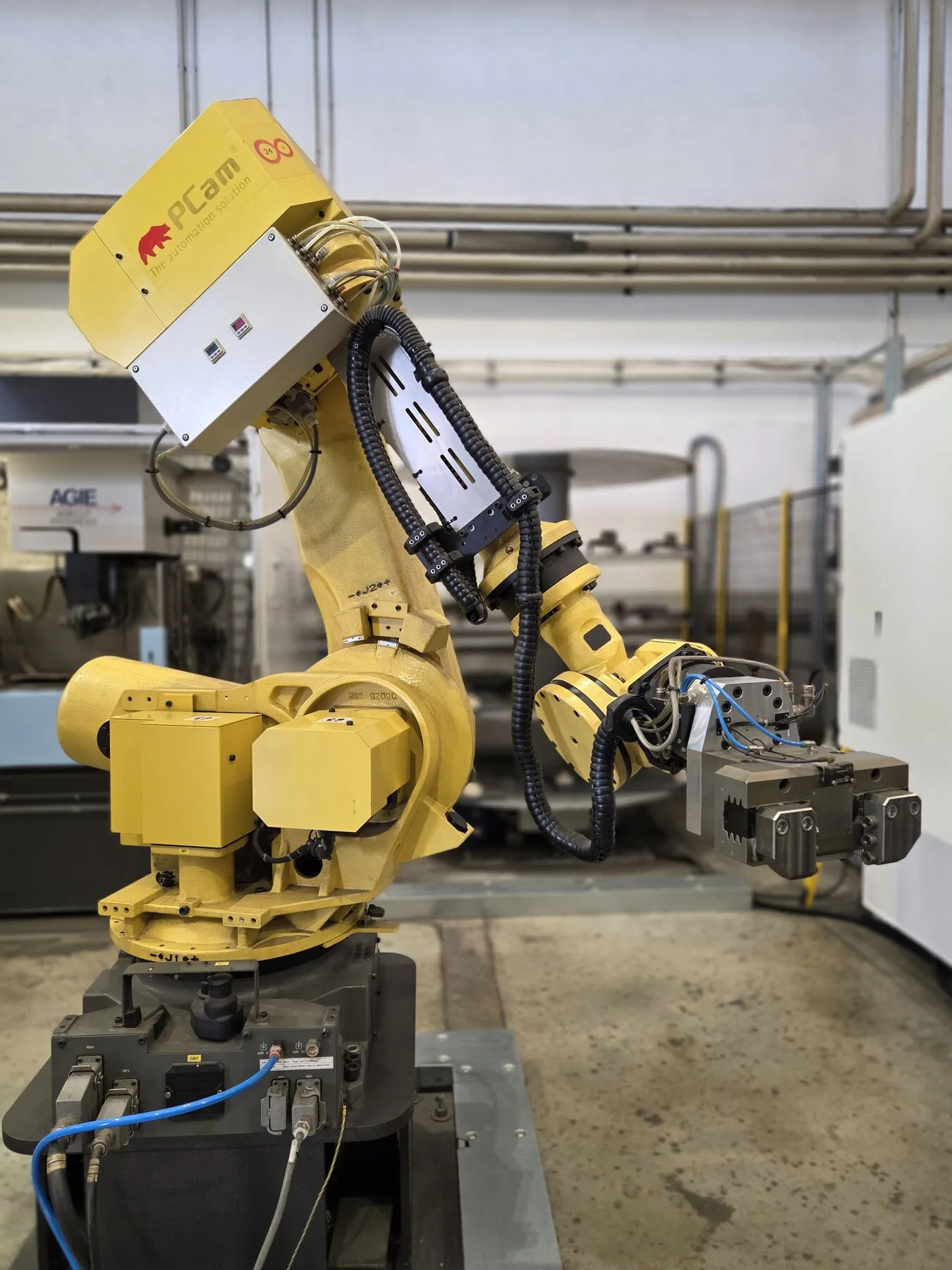 Cella di automazione robotizzata nel parco macchine Groppalli