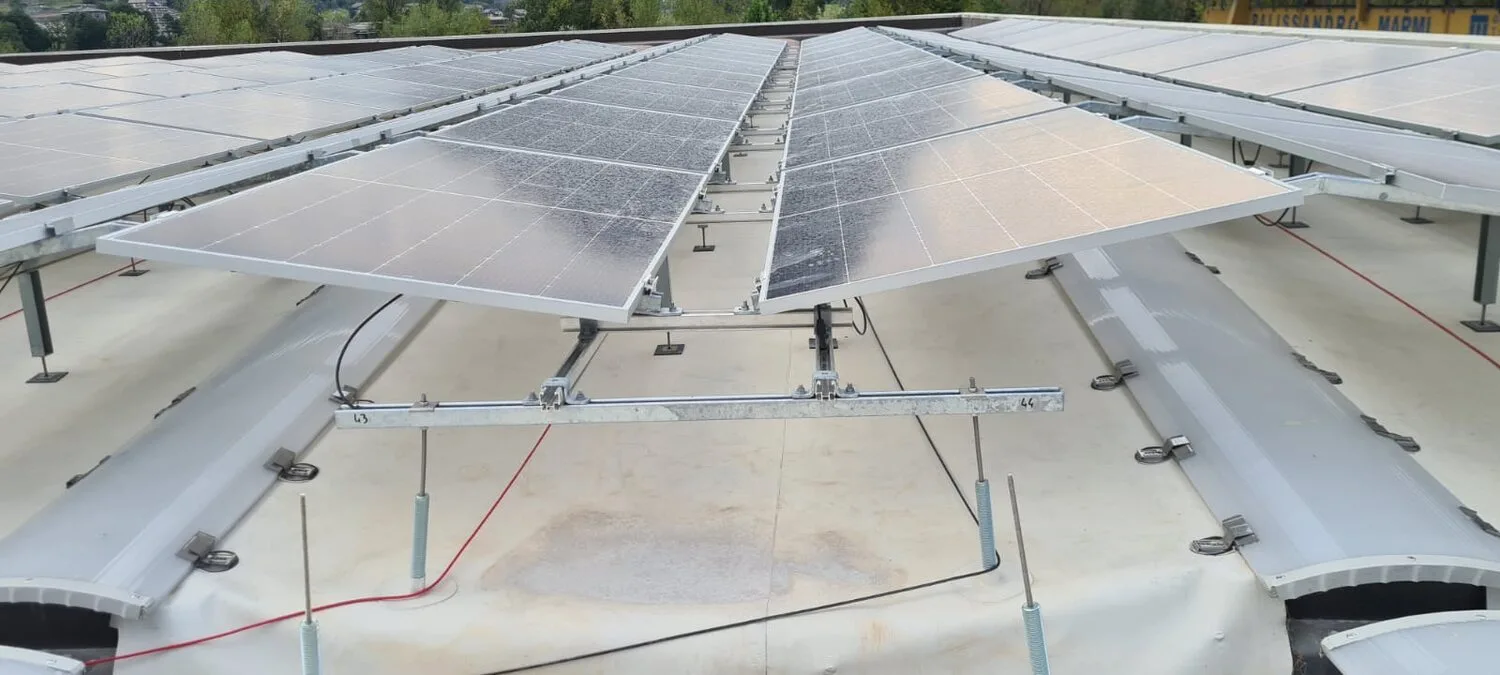 Impianto fotovoltaico industriale 800 kW ibrido